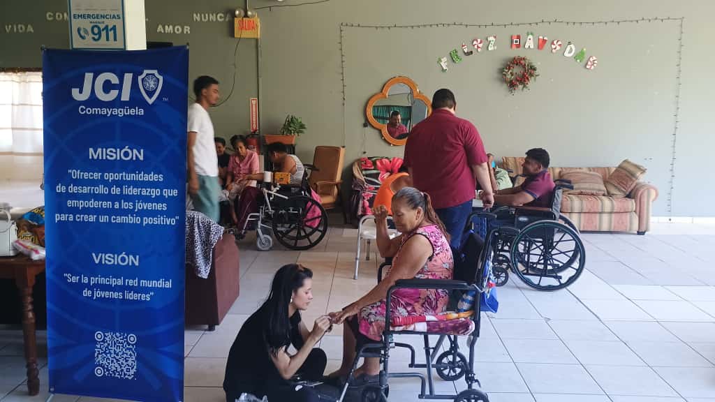 Voluntarios de JCI Comayagüela en actividad comunitaria
